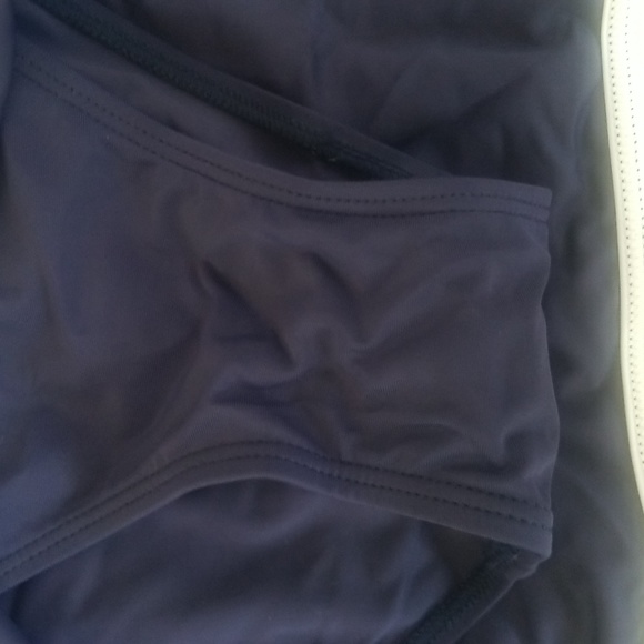 Uniarmoire Womens 2 piece bathing suit - Picture 7 of 9